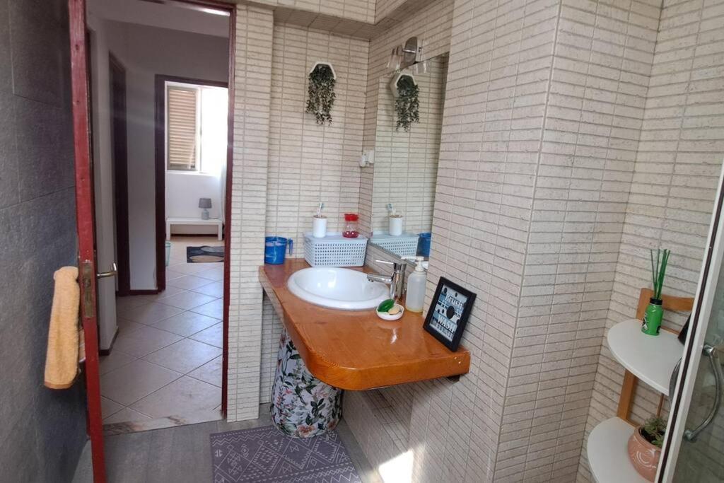 Mendes Family Homestay - B&B In The Heart Of Praia Exterior photo